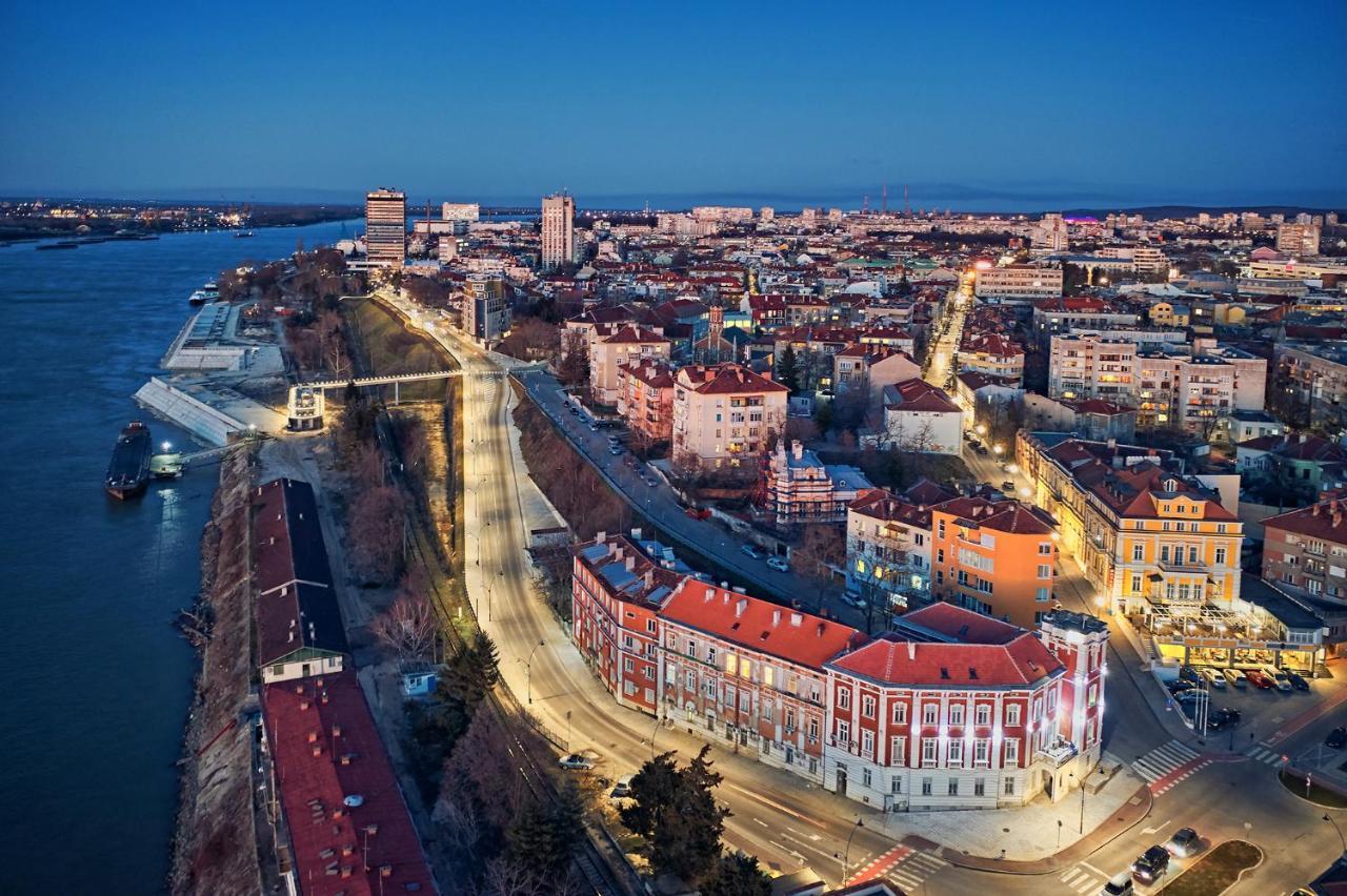 Old Town City Center Apartment Ruse Bagian luar foto