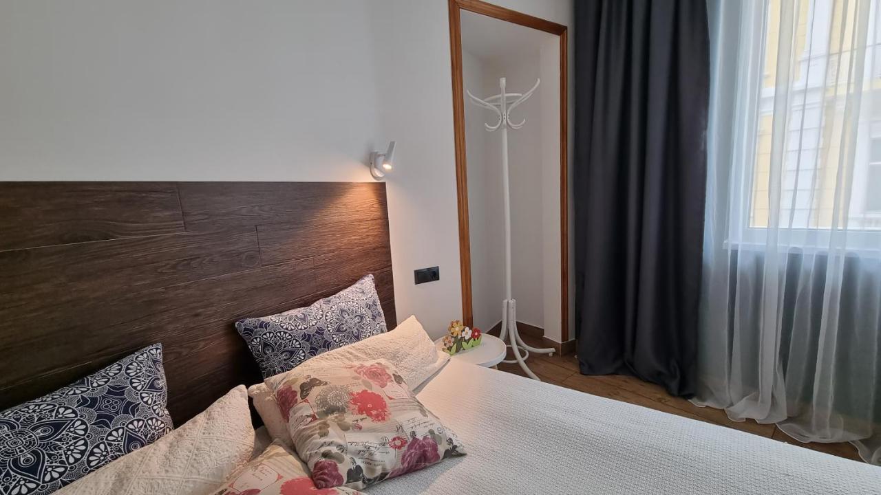 Old Town City Center Apartment Ruse Bagian luar foto