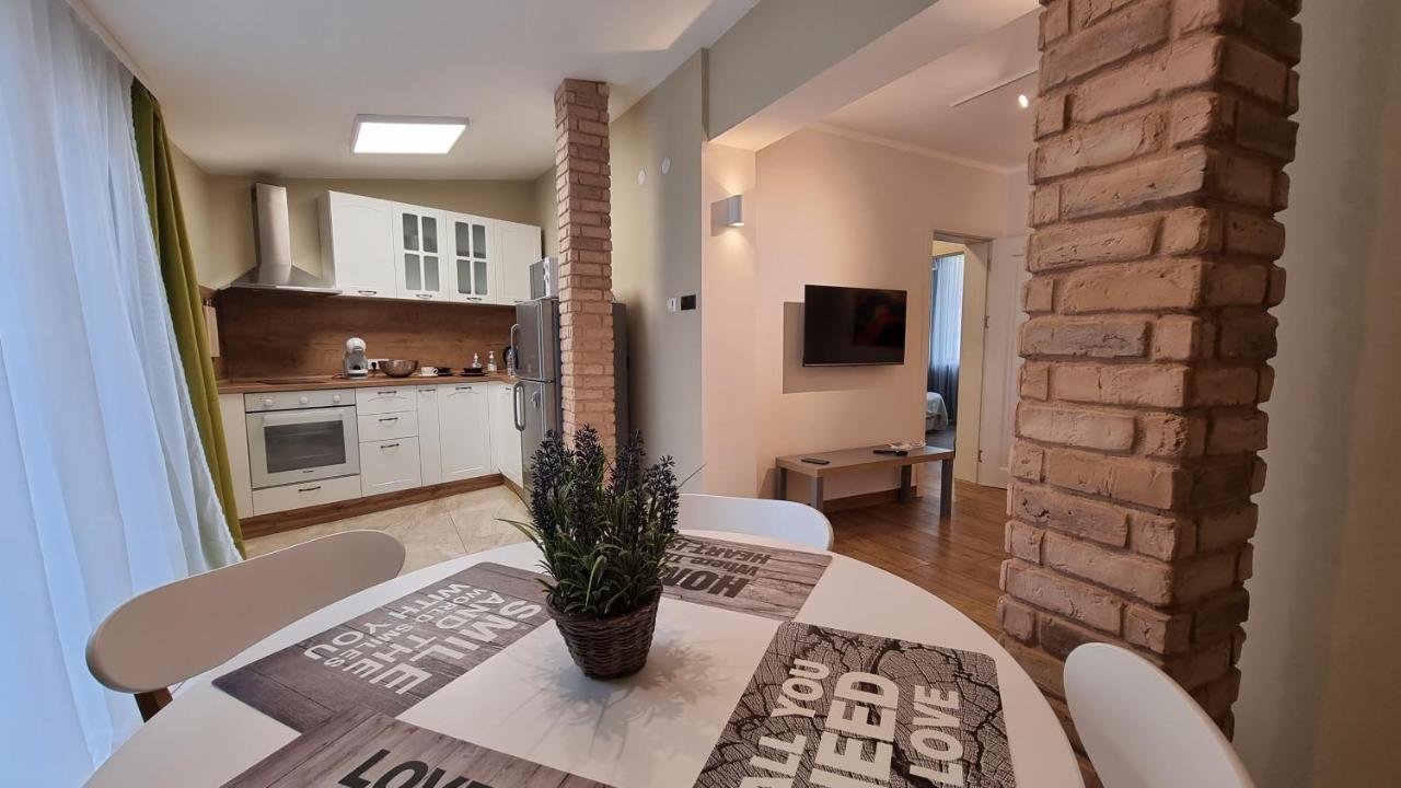 Old Town City Center Apartment Ruse Bagian luar foto